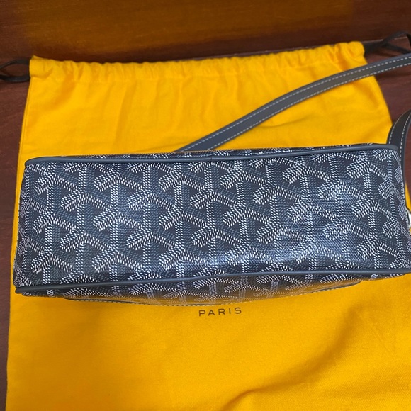 NWT Goyard Cap Vert Grey (Camera Bag) - Picture 9 of 10
